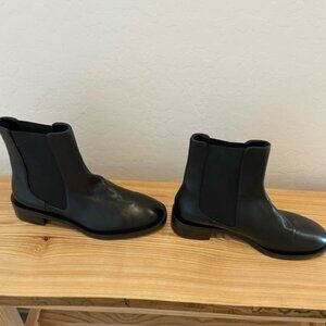 Stuart Weitzman Heeled Ankle Chelsea Boots Black Leather Size 7 1/2 EUC